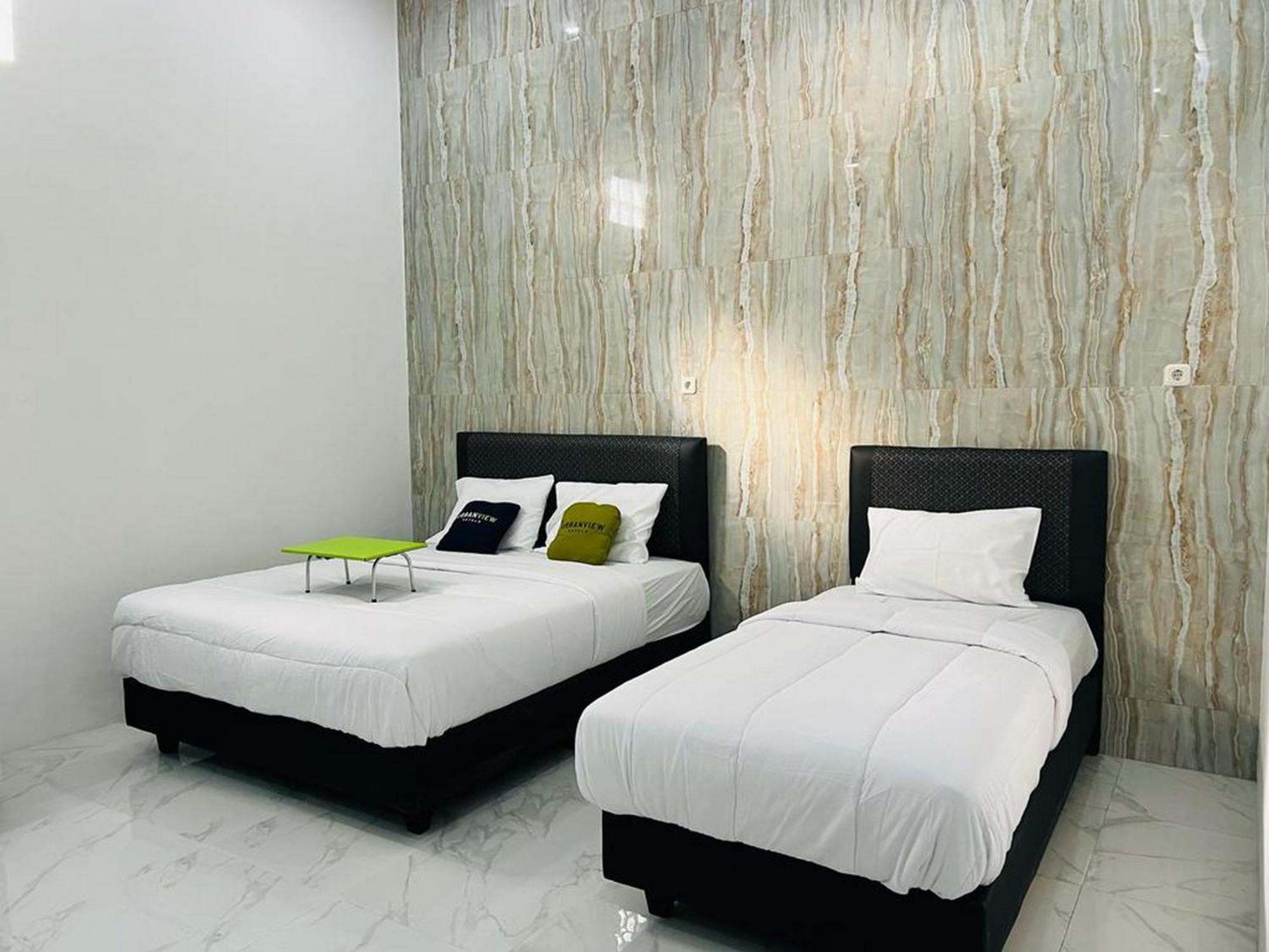 Urbanview Hotel Nimara Ngawi By Reddoorz Exterior photo